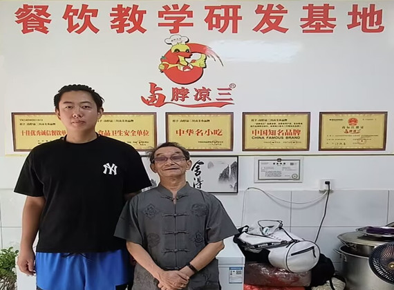 四川绵阳卤脖凉三现捞卤菜培训真实案例